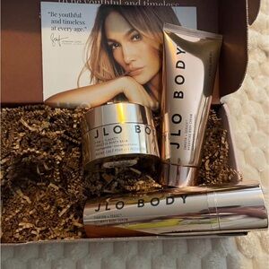 Women Skincare Moisturizer Set - Gold and Silver